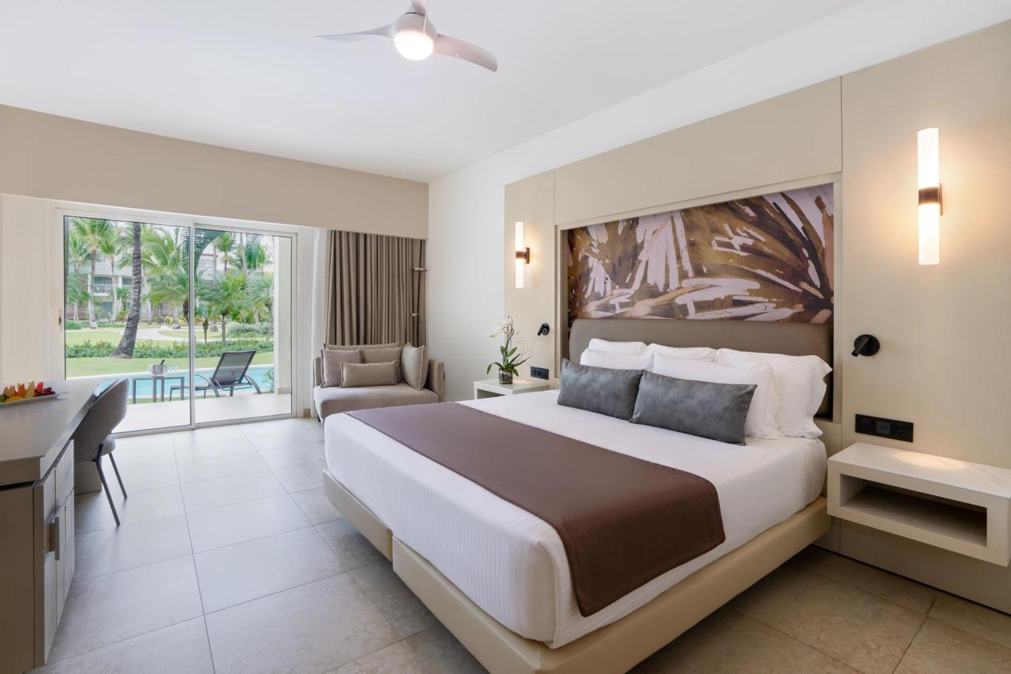 Breathless Punta Cana Resort & Spa (Adults Only) Eksteriør bilde Junior Suite swim-out