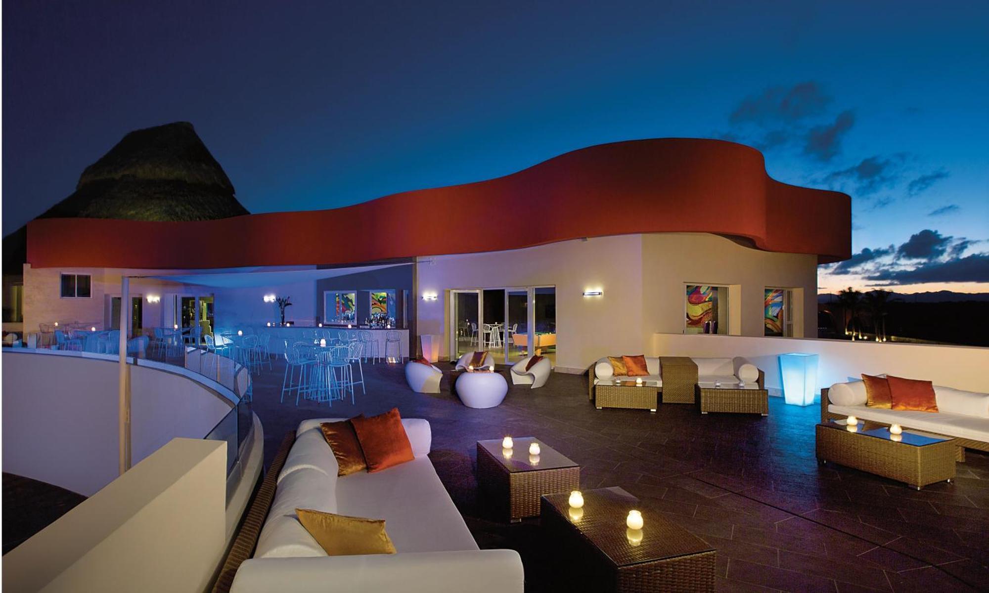 Breathless Punta Cana Resort & Spa (Adults Only) Eksteriør bilde Rooftop bar at the Hard Rock Hotel
