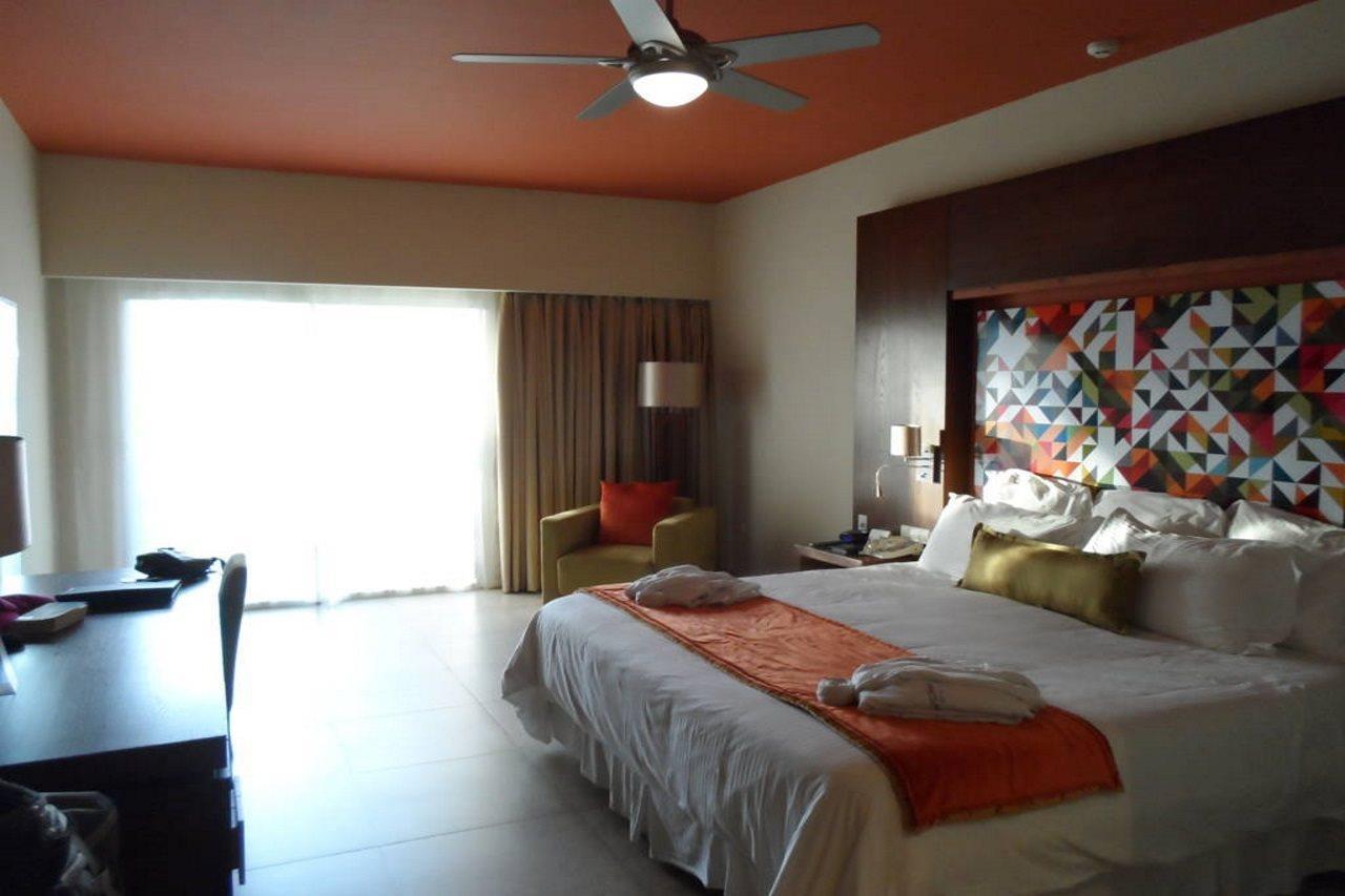 Breathless Punta Cana Resort & Spa (Adults Only) Eksteriør bilde A room at the Hard Rock Hotel