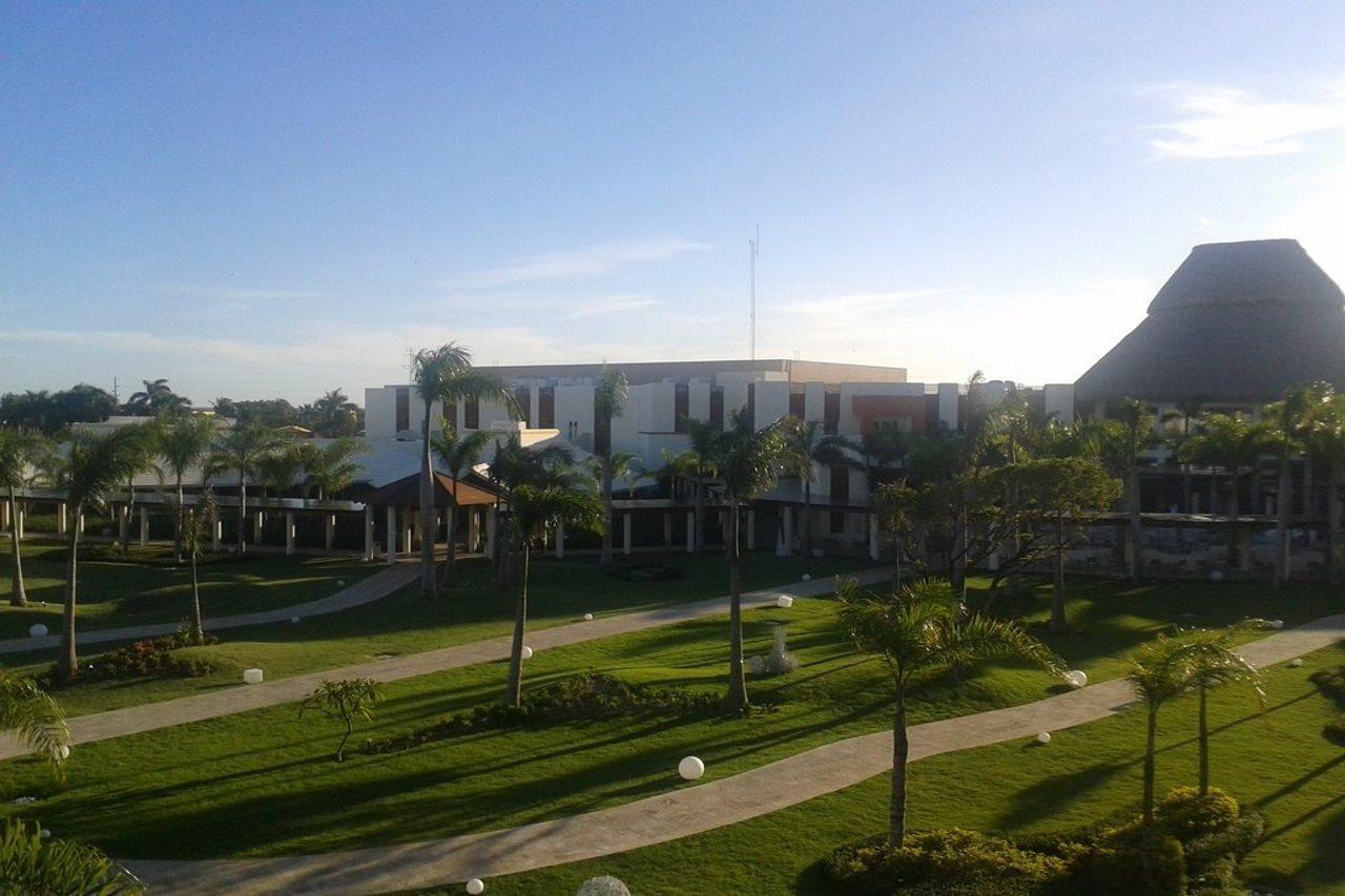 Breathless Punta Cana Resort & Spa (Adults Only) Eksteriør bilde The library